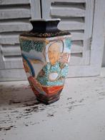 Satsuma oud Japans vaasje. Hoogte 15 cm, Ophalen of Verzenden