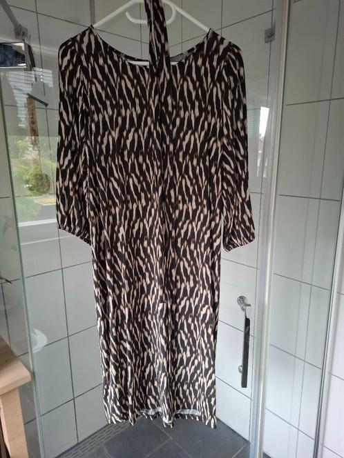 Mooi jurkje van travelstof NO MAN’S LAND, Kleding | Dames, Jurken, Zo goed als nieuw, Maat 38/40 (M), Zwart, Knielengte, Verzenden