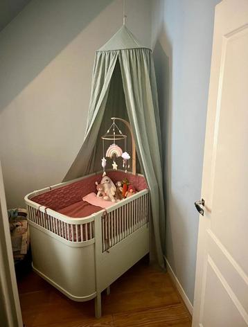 Groene mousseline hemel voor bij je baby bed beschikbaar voor biedingen