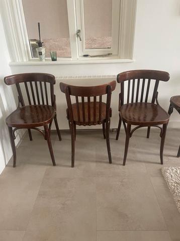 6 originele cafestoelen uit de Level Arnhem beschikbaar voor biedingen