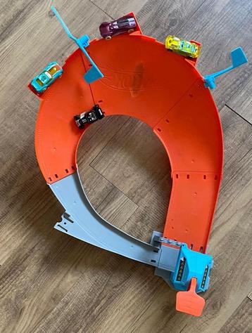 Hot Wheels drift champions incl 4 auto’s beschikbaar voor biedingen