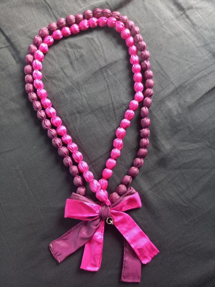 Ketting roze paars strik didi, Sieraden, Tassen en Uiterlijk, Kettingen, Nieuw, Roze, Ophalen of Verzenden