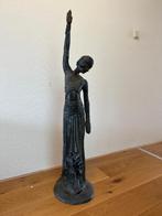 Bronzen Mata Hari Beeld, Ophalen