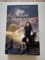 De Kruisdraagster - YA Boek - Lydia Schwarz, Ophalen of Verzenden, Zo goed als nieuw, Lydia schwarz