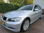 BMW 3 Serie Touring 318i Executive APK VERLOPEN BARST IN DE, Origineel Nederlands, Handgeschakeld, 1405 kg, Zilver of Grijs