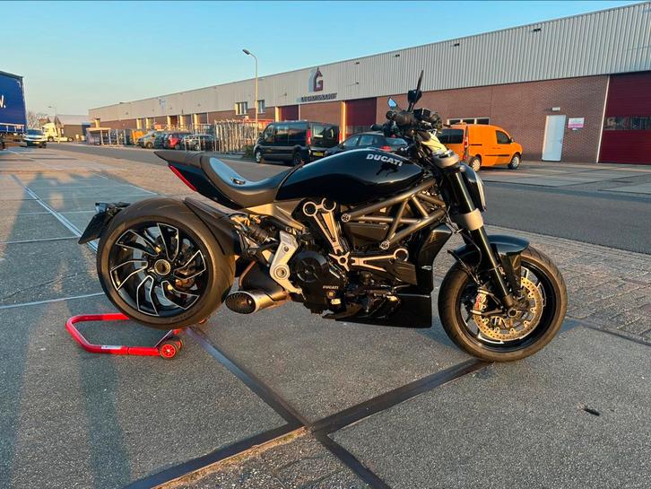 Diavel in hele mooie staat, Motoren, Motoren | Ducati, Particulier, Naked bike, meer dan 35 kW, 2 cilinders, Motorrijbewijs A