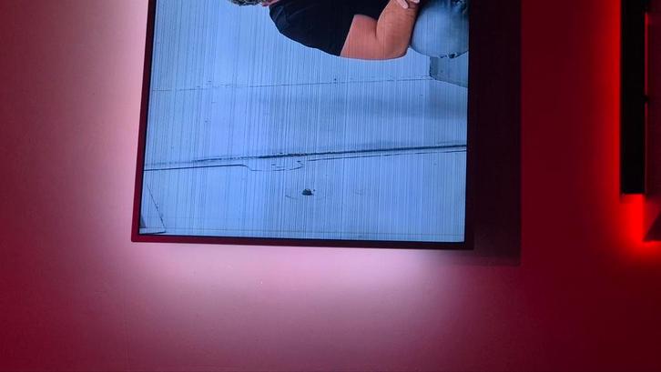 Gezocht naar iemand met verstand van strepen op scherm!!!!, Audio, Tv en Foto, Televisies, Zo goed als nieuw, 100 cm of meer, LG