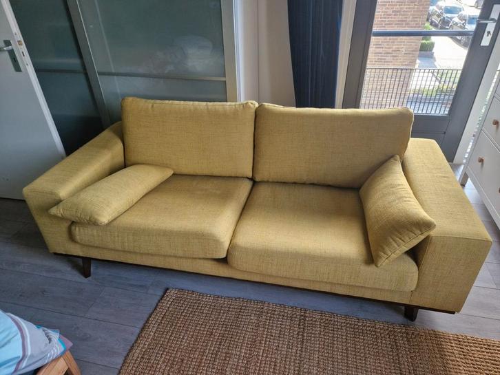 Okergeel Bank met Poef - Weinig Gebruikt, Huis en Inrichting, Banken | Bankstellen, Gebruikt, Rechte bank, Tweepersoons, 150 tot 200 cm