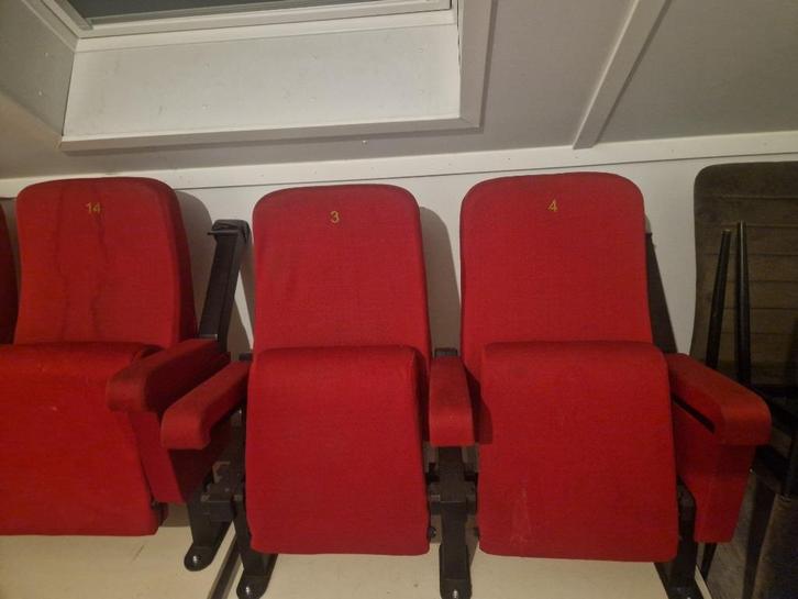 Gratis bioscoopstoelen, Antiek en Kunst, Antiek | Meubels | Stoelen en Banken, Ophalen