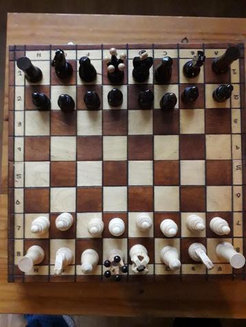 Prachtig mooi groot schaakspel + schaakbord beschikbaar voor biedingen