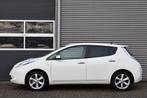 Nissan LEAF ACENTA 30 KWH / NAVI / P.CAMERA / STOEL(STUUR) V, Auto's, Nissan, Gebruikt, Alcantara, Wit, Leaf