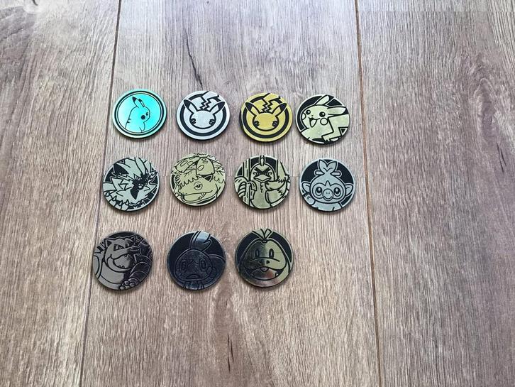 Grote Pokemon munt, Hobby en Vrije tijd, Verzamelkaartspellen | Pokémon, Gebruikt, Overige typen, Ophalen of Verzenden