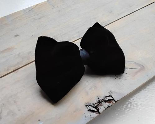 Haarspeld - haarclip - met zwarte fluwelen strik, Sieraden, Tassen en Uiterlijk, Uiterlijk | Haarverzorging, Zo goed als nieuw