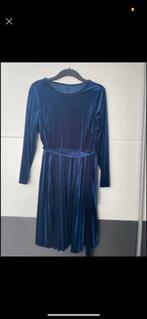 Blauw kort velvet jurk, Blauw, Maat 42/44 (L), Ophalen of Verzenden, Zo goed als nieuw