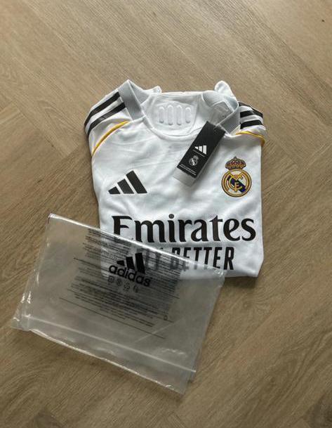 Real Madrid 2025/2026 thuistenue, Verzamelen, Sportartikelen en Voetbal, Nieuw, Shirt, Buitenlandse clubs, Ophalen of Verzenden