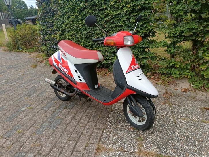 Honda Vision 75cc Kymco DJ blok geel kenteken, Fietsen en Brommers, Scooters | Overige merken, Gebruikt, Maximaal 45 km/u, Benzine