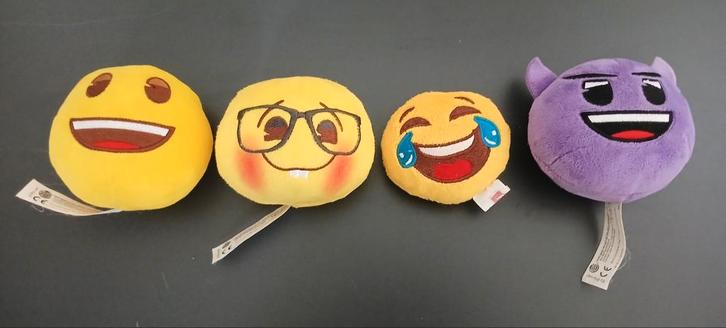 Vier verschillende emoji's, Kinderen en Baby's, Speelgoed | Knuffels en Pluche, Overige typen, Ophalen of Verzenden