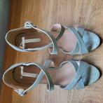 Mooie hoge zilveren satijnen sandalen mt 43, Overige kleuren, Zo goed als nieuw, Sandalen of Muiltjes, Ophalen of Verzenden