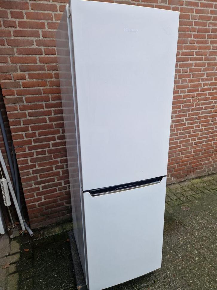 Hisense koel vries combinatie, Witgoed en Apparatuur, Koelkasten en IJskasten, Gebruikt, Met aparte vriezer, 200 liter of meer