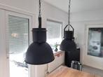 2x zwarte hanglamp industrie look, Huis en Inrichting, Lampen | Hanglampen, Ophalen of Verzenden, Metaal, Zo goed als nieuw, 50 tot 75 cm