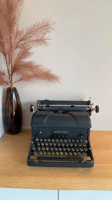 Remington Rand vintage typemachine beschikbaar voor biedingen
