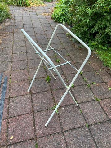 Standaard voor baby bad beschikbaar voor biedingen