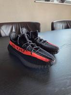 Yeezy boost 350 v2 core black red, Ophalen of Verzenden, Zo goed als nieuw, Zwart