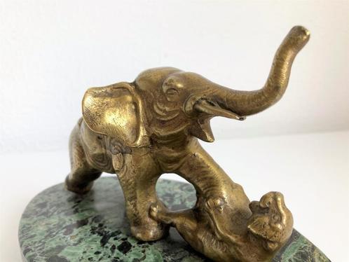 jaren 30 art deco beeld van olifant en tijger verguld brons, Antiek en Kunst, Kunst | Beelden en Houtsnijwerken, Ophalen of Verzenden