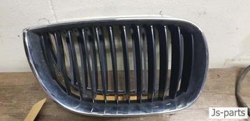 Grill links en rechts BMW 1-serie E87 beschikbaar voor biedingen