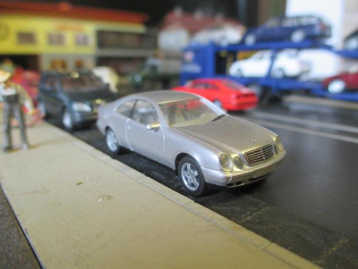 Mercedes Benz C208 CLK-Klasse Coupe - Herpa grijsmetallic, Hobby en Vrije tijd, Modelauto's | 1:87, Ophalen of Verzenden