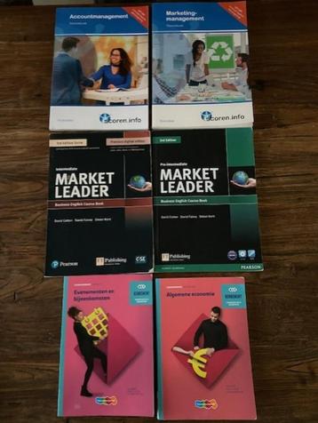 Studieboeken Junior Account Management beschikbaar voor biedingen