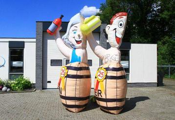 Opblaasbare feestfiguren ( Halve Ahraham en Sarah in ton) beschikbaar voor biedingen