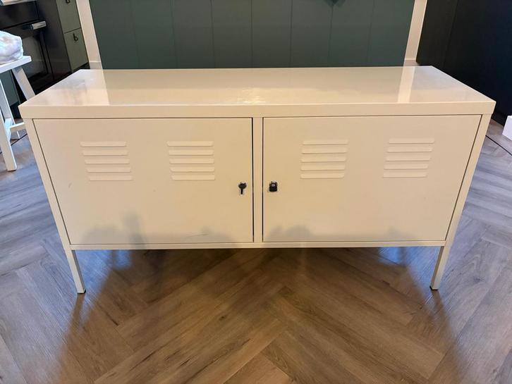 Metalen tv-kast / locker van Ikea, Huis en Inrichting, Kasten | Lockerkasten, Gebruikt, Ophalen