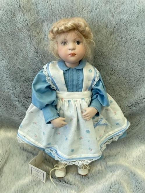 Sieglinde Rasch Puppe Eva, ong 33cm., Verzamelen, Poppen, Zo goed als nieuw, Pop, Ophalen of Verzenden