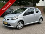 Toyota Aygo 1.0-12V RIJD SCHAKELT PERFECT, Voorwielaandrijving, Gebruikt, 4 stoelen, 68 pk
