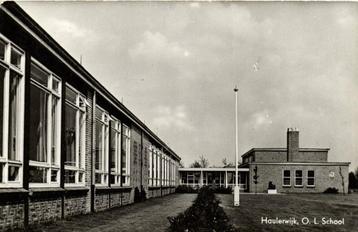 Haulerwijk, O.L. School - ongelopen beschikbaar voor biedingen