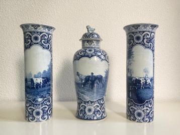 Petrus Regout kaststel vazen Delfts blauw beschikbaar voor biedingen