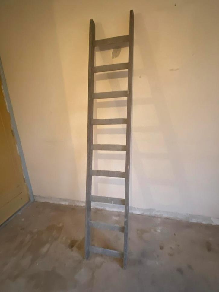 Oude Houten Ladder (1947) - Prima Staat!, Doe-het-zelf en Verbouw, Ladders en Trappen, Gebruikt, Ladder, 2 tot 4 meter, Ophalen