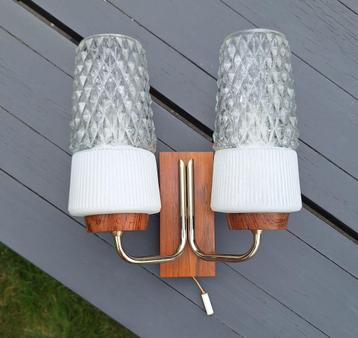Prachtige vintage wandlamp.  beschikbaar voor biedingen
