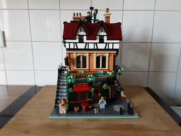 LEGO NR.10350 HOEKPAND IN TUDORSTIJL  beschikbaar voor biedingen