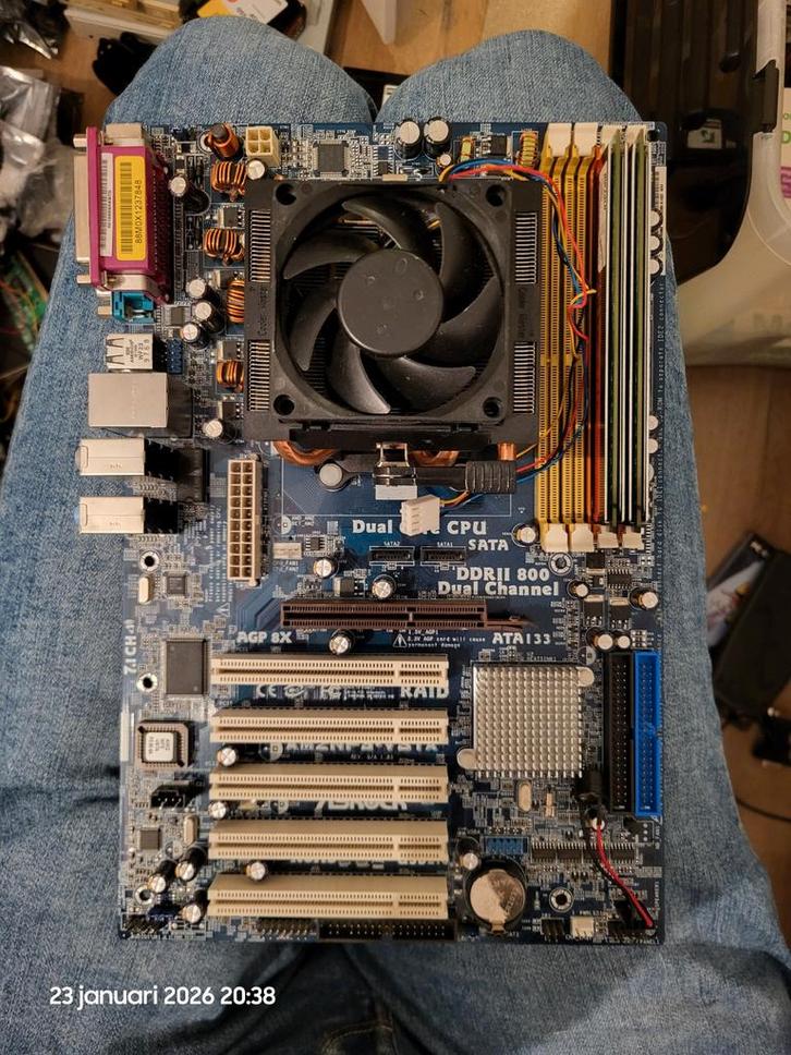 Asrock AM2NF3-VSTA met X1950Pro AGP en Phenom II X4 980BE, Computers en Software, Moederborden, Ophalen of Verzenden