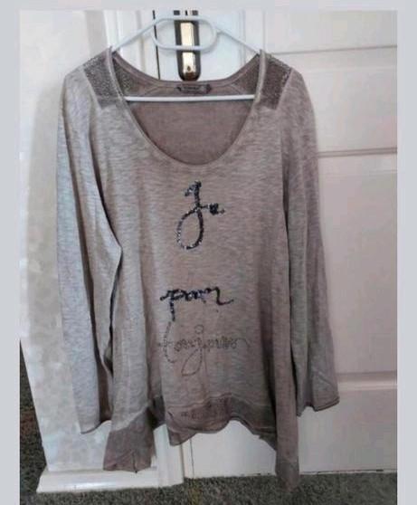 Merk top maat 42, Kleding | Dames, Tops, Zo goed als nieuw, Maat 42/44 (L), Zwart, Ophalen of Verzenden