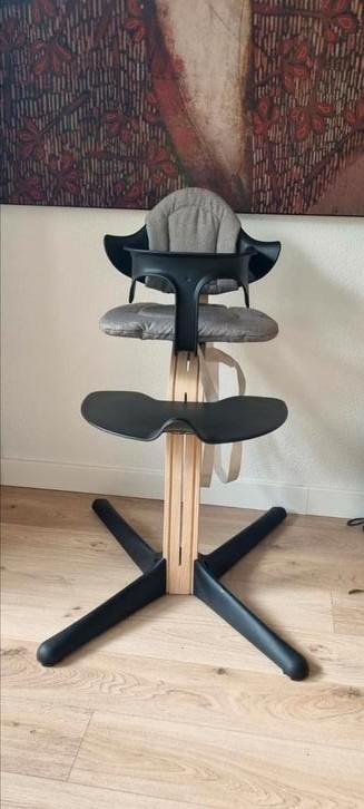 Stokke Nomi kinderstoel/babystoel incl accessoires zgan, Kinderen en Baby's, Kinderstoelen, Ophalen