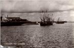 Breskens - Vissersscheepjes, Verzamelen, Ansichtkaarten | Nederland, Verzenden, 1940 tot 1960, Ongelopen, Zeeland