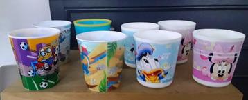 8 plastic kinderbekers (donald duck, minnie mouse, mickey mo beschikbaar voor biedingen