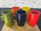 Set 5 vintage seventies mokken groen zwart geel rood oranje, Overige typen, Ophalen of Verzenden, Zo goed als nieuw, Effen