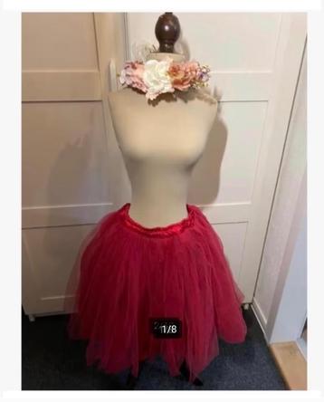 Petticoat wijnrood, past altijd, 41 cm lang, krans hoofd beschikbaar voor biedingen