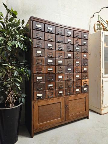 Antieke eiken apothekerkast vintage archiefkast medicijnkast beschikbaar voor biedingen