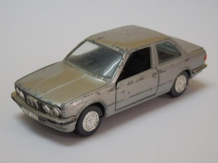 BMW 323i, Hobby en Vrije tijd, Modelauto's | 1:43, Gebruikt, Auto, Overige merken, Ophalen of Verzenden