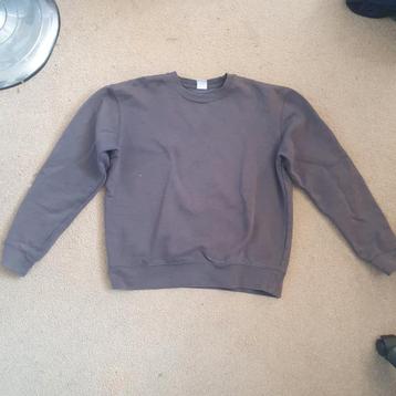 Grijze sweater zonder print beschikbaar voor biedingen
